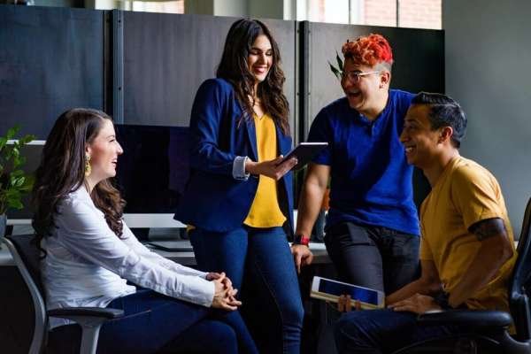 online-coding-course-team-video-img-bg online-coding-course-team-video-img-bg